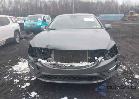 2017 Volvo S60 T5 Dynamic из США, поврежденный, VIN YV140MTL4H2420305